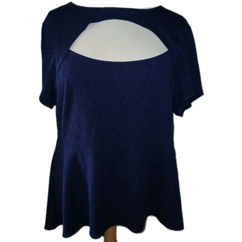 TORRID Women 5 5X 28 Animal Leopard Cheetah Cut Out Peplum Short Sleeve Top Blue